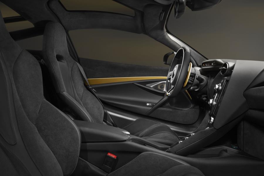 Интерьер McLaren MSO 720S Coupe Dubai 2017 года  (фото 6 из 11)